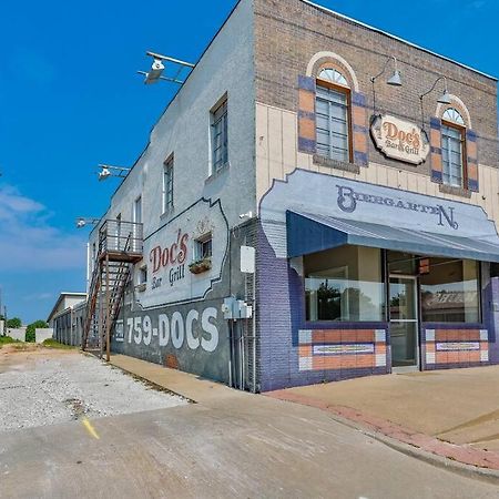 The Loft At 113 - Gateway To The North Texas Hill Country Apartamento Muenster Exterior foto